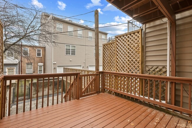 Building Photo - 3313 Hudson St