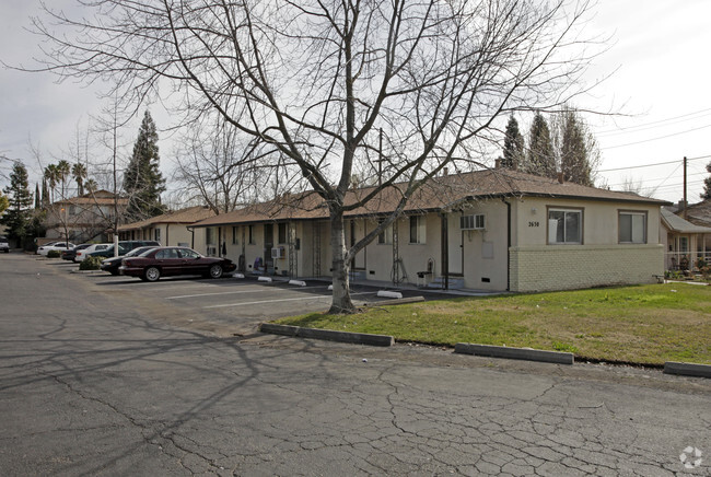Primary Photo - 2630 Darwin St