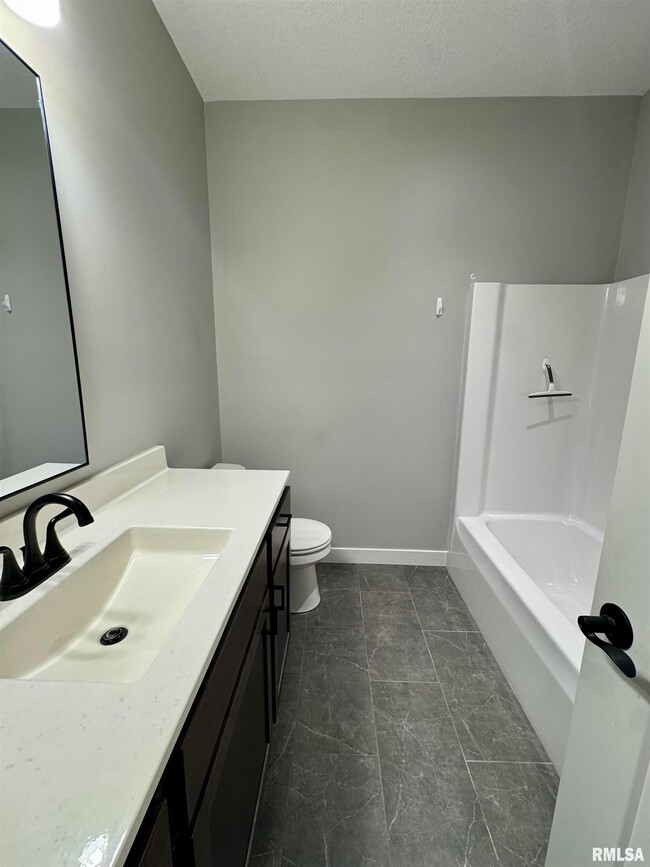 Building Photo - 706 Foret Mansur