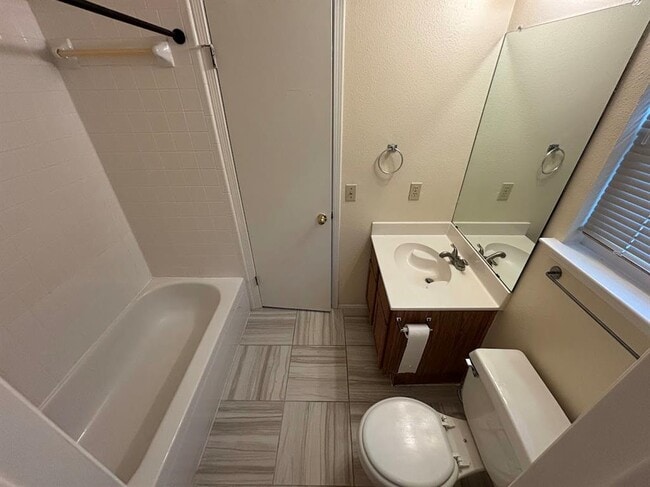 Building Photo - 10911 Grassmere Ct