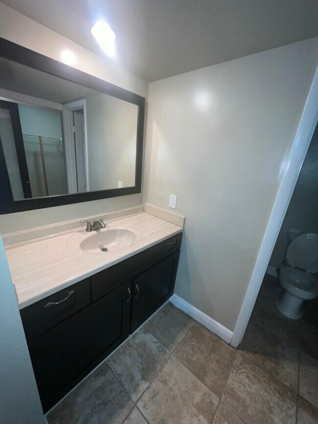 Building Photo - 3516 Whitehall Dr