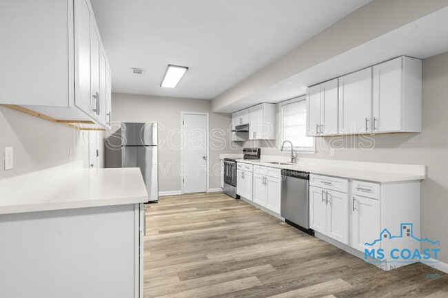 Building Photo - 2121 Alice Dr