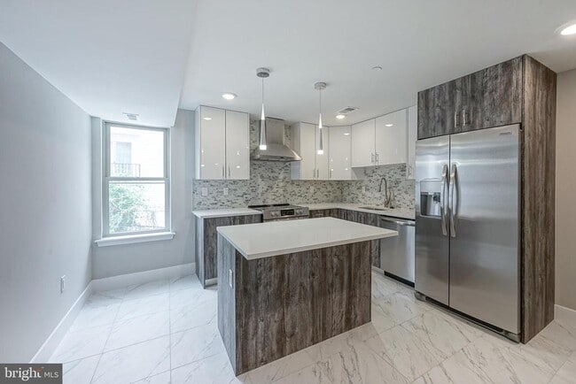 Building Photo - 758 N Uber St