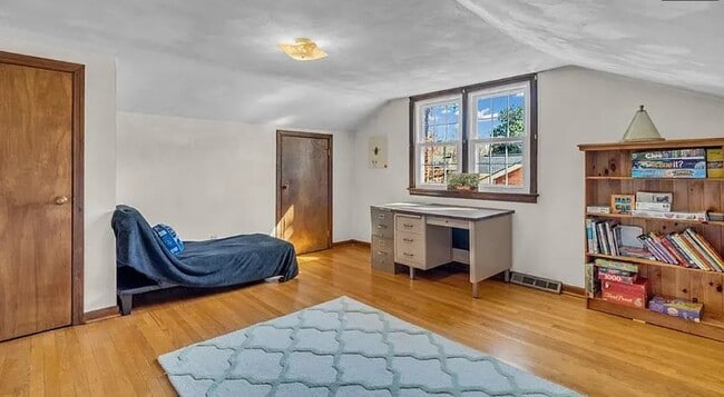 Building Photo - 561 Summit Ridge Dr