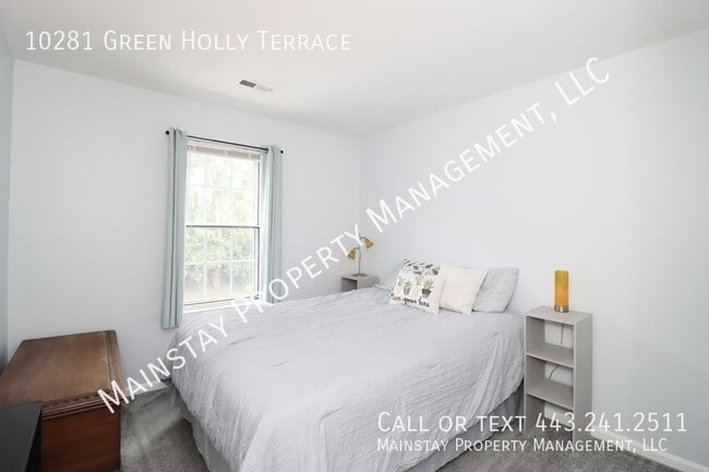 Building Photo - 10281 Green Holly Terrace