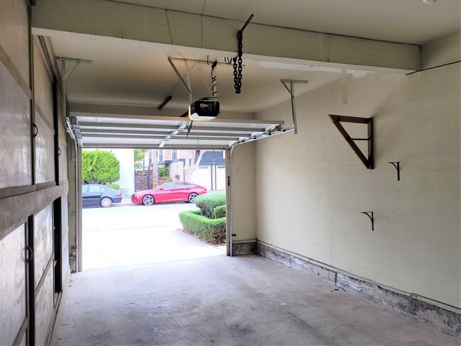 Building Photo - 3301 Santa Clara Ave