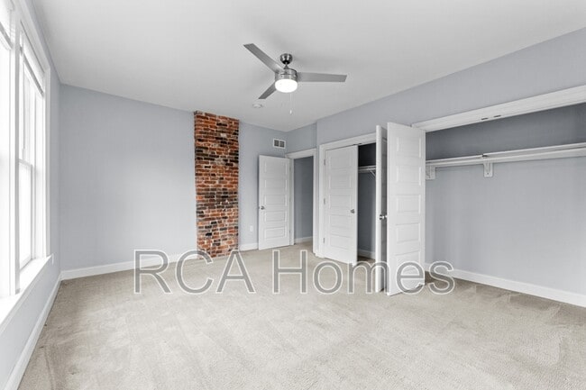 Building Photo - 613 E New York St