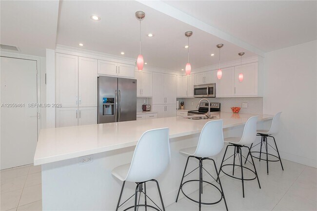 Building Photo - 3800 S Ocean Dr
