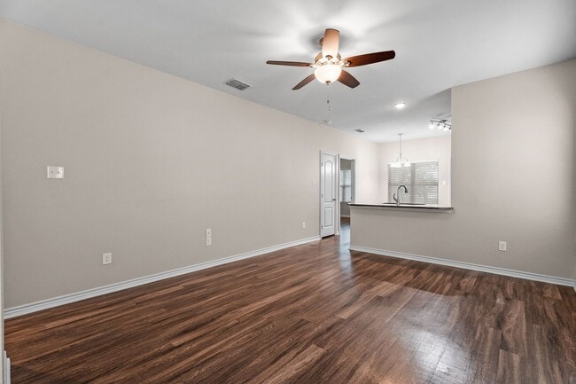 Building Photo - 807 Hamilton Pk Dr
