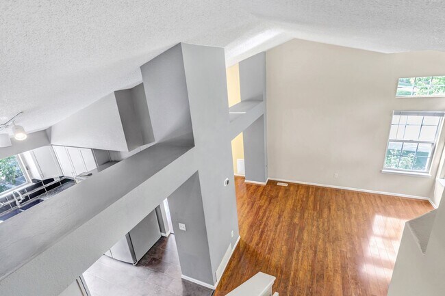 Building Photo - Spacious Home in Castle Rock