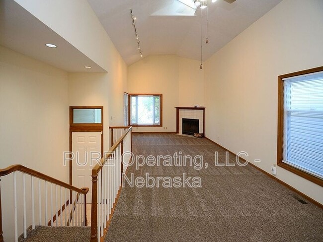 Building Photo - 1217 Pierce St