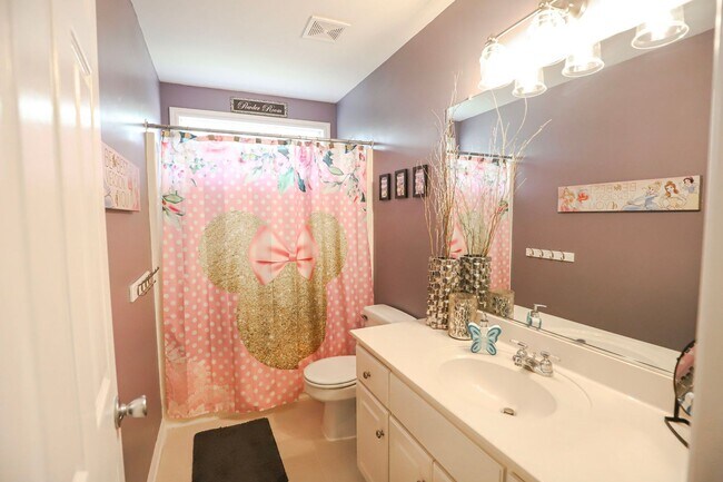 Building Photo - 5804 Lanatte Ln