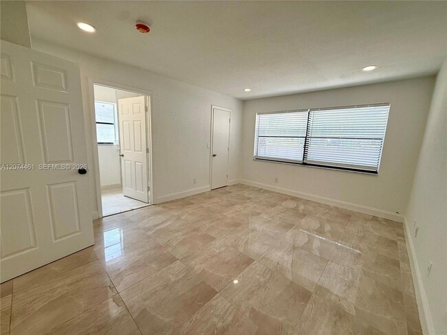 Building Photo - 3700 NW 116th Terrace