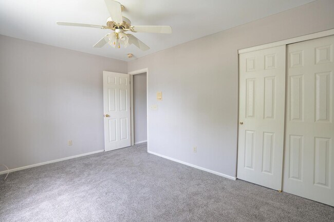 Building Photo - 16944 Hickory Crest Dr