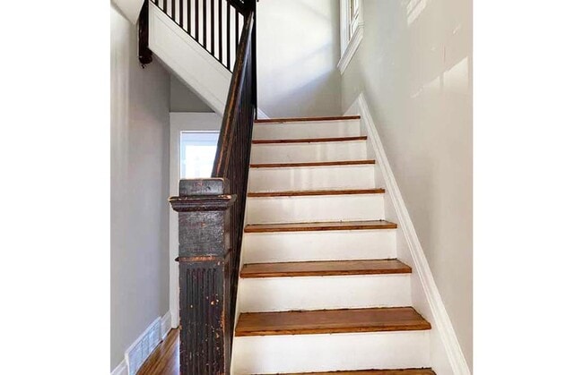 Building Photo - 2819 Glendora Ave