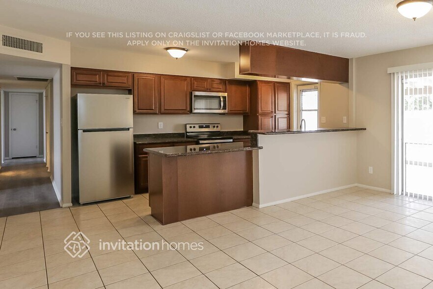 Building Photo - 2310 E Riviera Dr