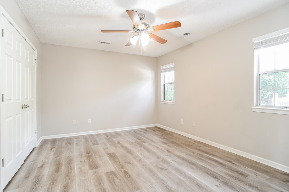 Building Photo - 910 Milkfarm Ct