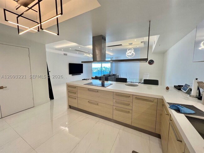 Building Photo - 17301 Biscayne Blvd