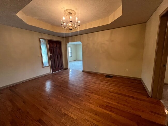 Building Photo - Charming 3 bedroom - 2 bath house in Normal