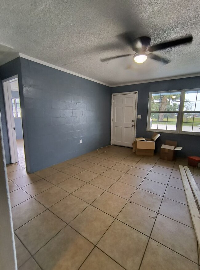 Building Photo - Newly Renovated 2-Bedroom Home for Rent in...