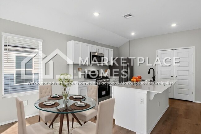 Building Photo - 812 NE 102nd Ter