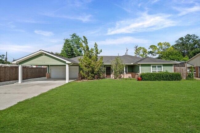 Building Photo - 1526 Adkins Rd