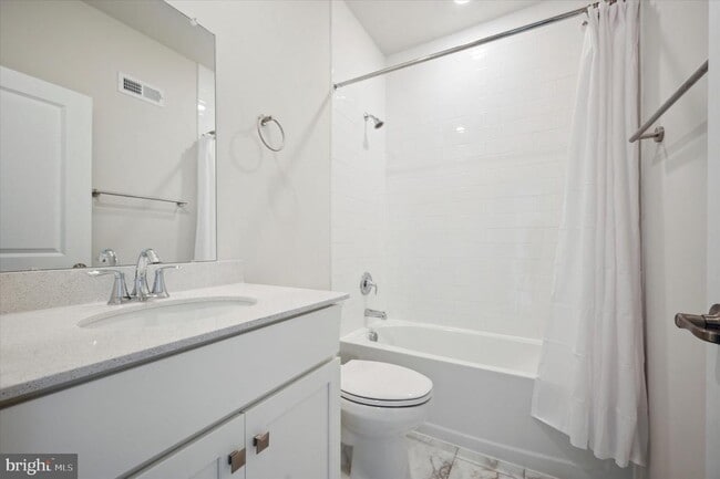 Building Photo - 127A Annapolis St