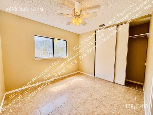 Building Photo - 5846 Sun Farm