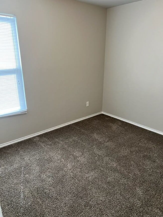 Building Photo - Updated Flooring and Paint - Mustang Schools