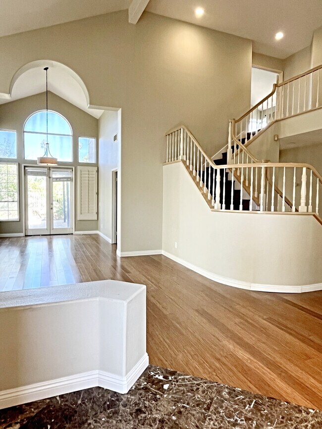 Building Photo - 12460 Picrus St