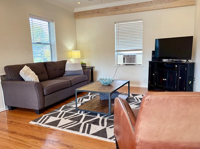 Building Photo - 4755 N Pearl St