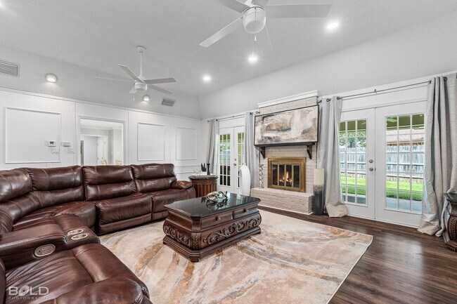 Building Photo - 4 Bedroom 3.5 bath in Greenacres