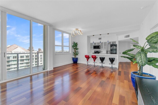 Building Photo - 1155 Brickell Bay Dr