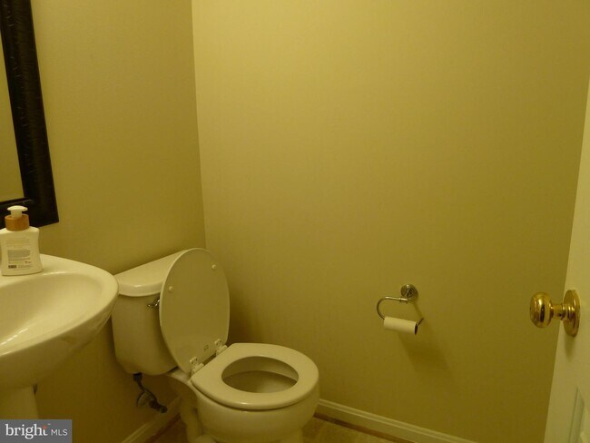 Building Photo - 231 Braxton Way