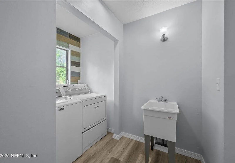 Building Photo - 1604 Husson Ave