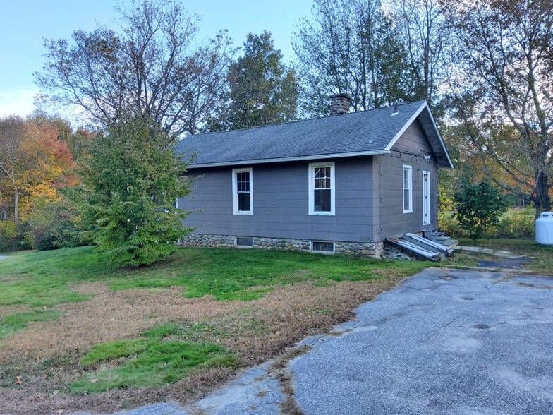 Building Photo - 431 Chestnut Hill Ave