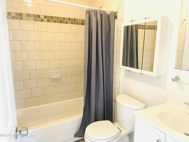 Building Photo - 1815 5th St