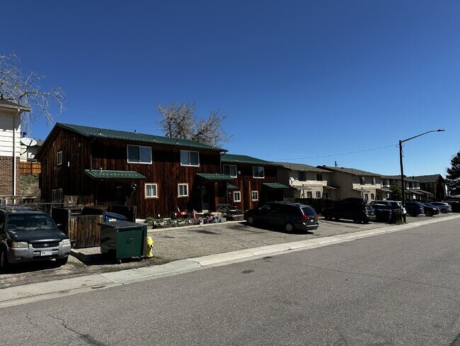 Building Photo - "Charming 2-Bed Retreat with Hardwood Floors in Golden, CO!"
