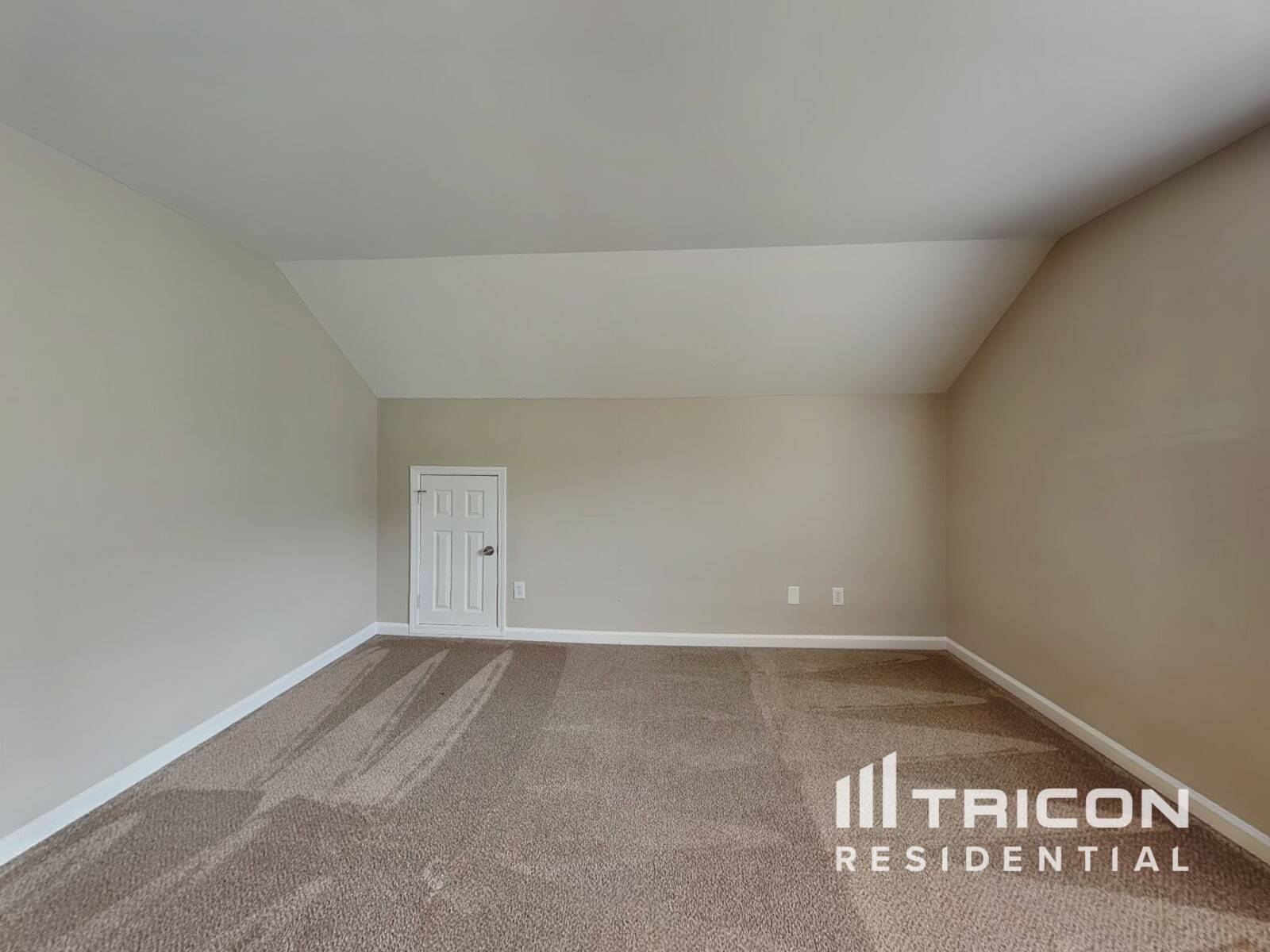 Building Photo - 9260 Carnes Estates Dr