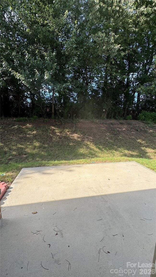 Building Photo - 504 Twelve Oaks Ln
