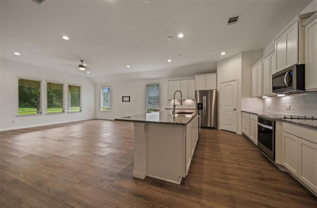 Building Photo - 177 Jim Hall Ln