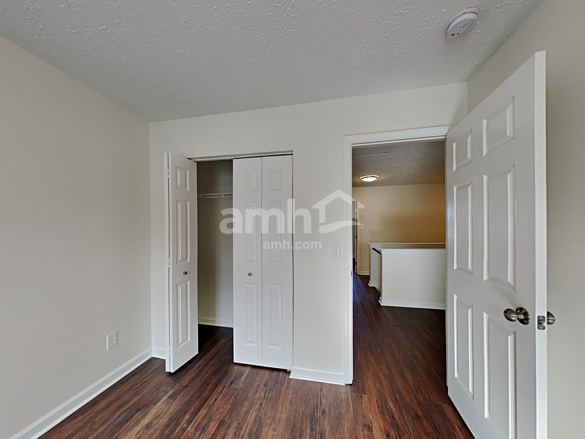 Building Photo - 2648 Sutherland Dr