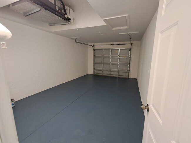 Building Photo - 2204-2206 Kenneth Ave S