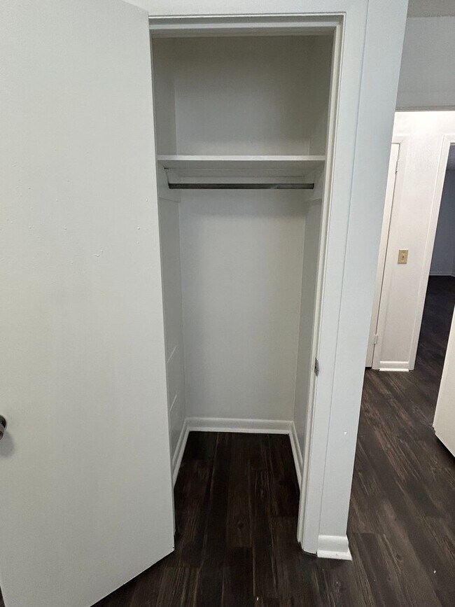 Building Photo - 4762 Trenton Dr