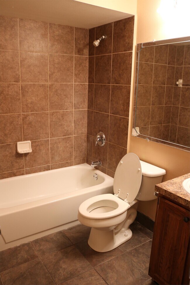 Building Photo - 151 Waterfall Way