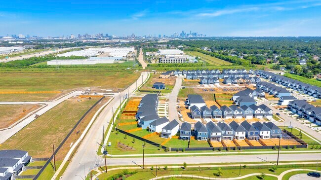 Building Photo - 10316 Penryn Frst Trl