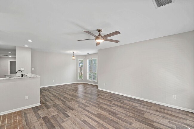 Building Photo - Unique 3 Bedroom/ 3 Full Bathroom 2 Story ...