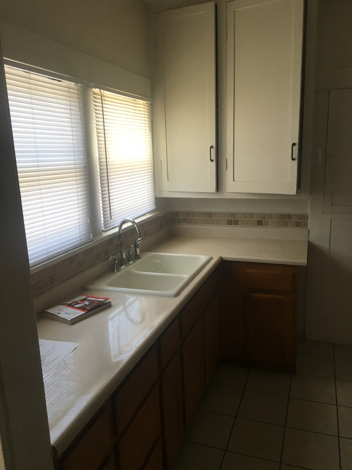 Counter tops - 1667 S Westmoreland Blvd