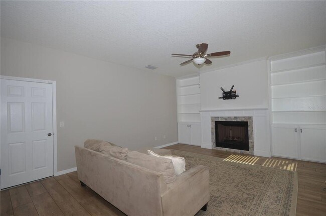 Building Photo - 1625 Emerald Hill Way