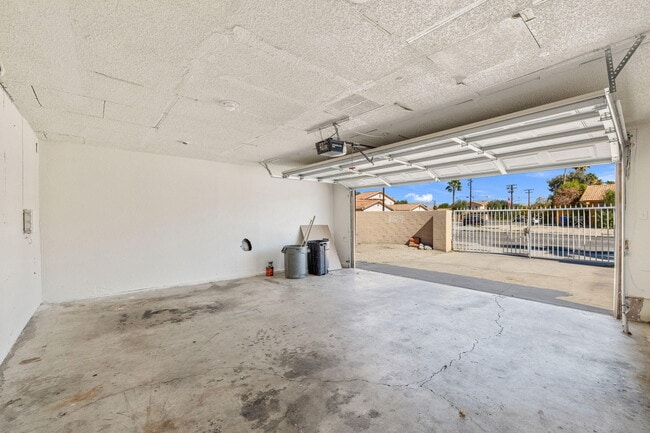 Building Photo - 33515 Wishing Well Trail